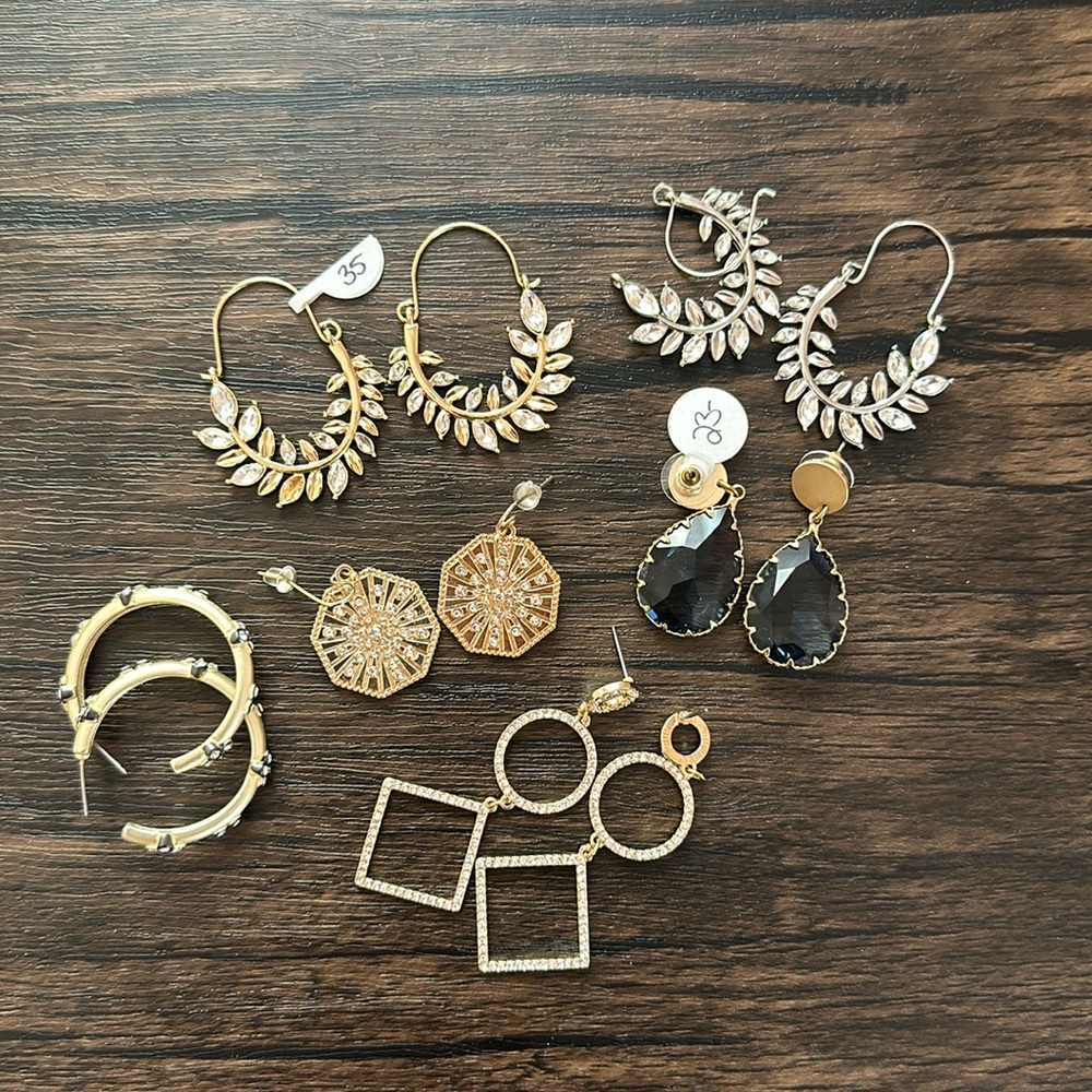 Sets of earrings